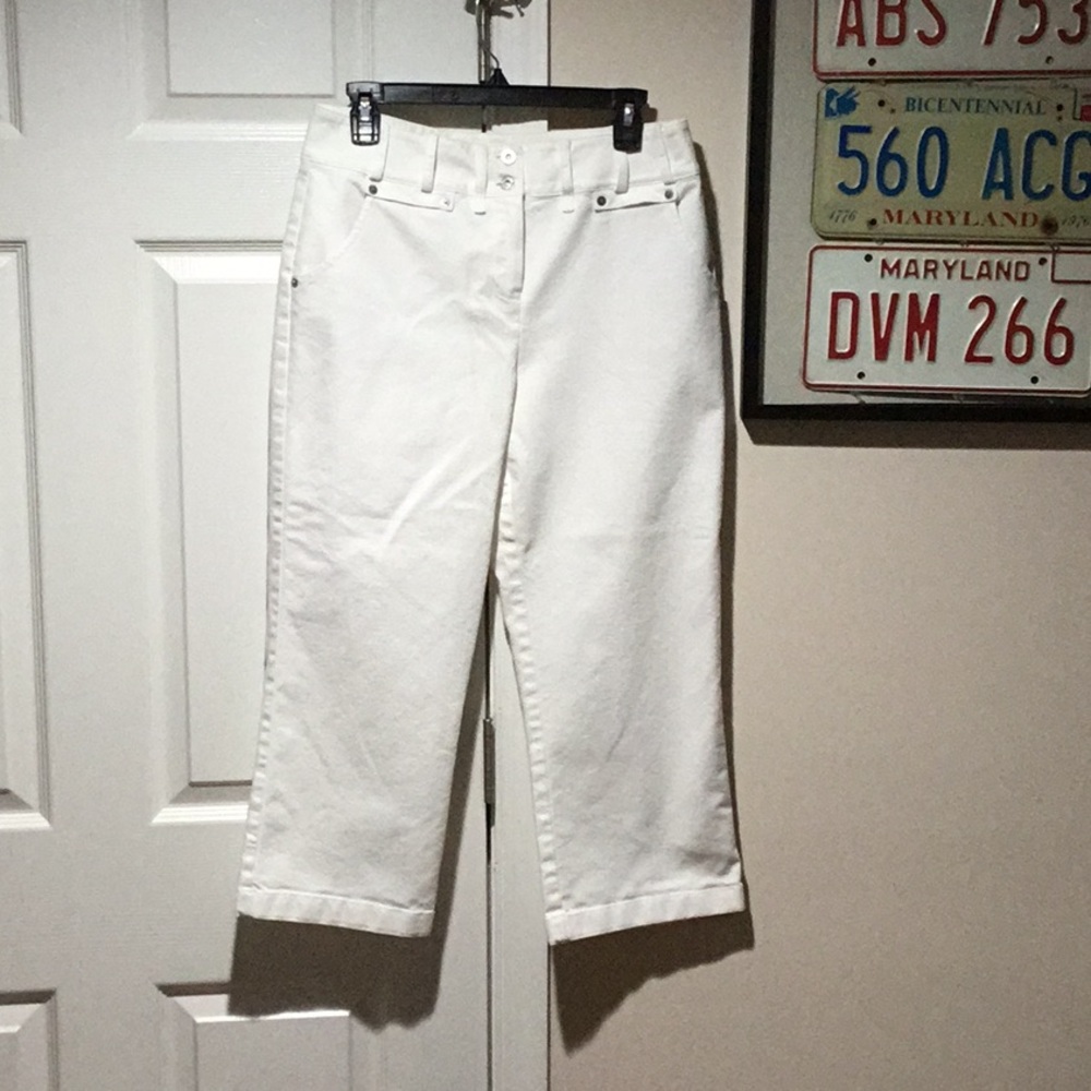 St John Sport Capris - Size 8